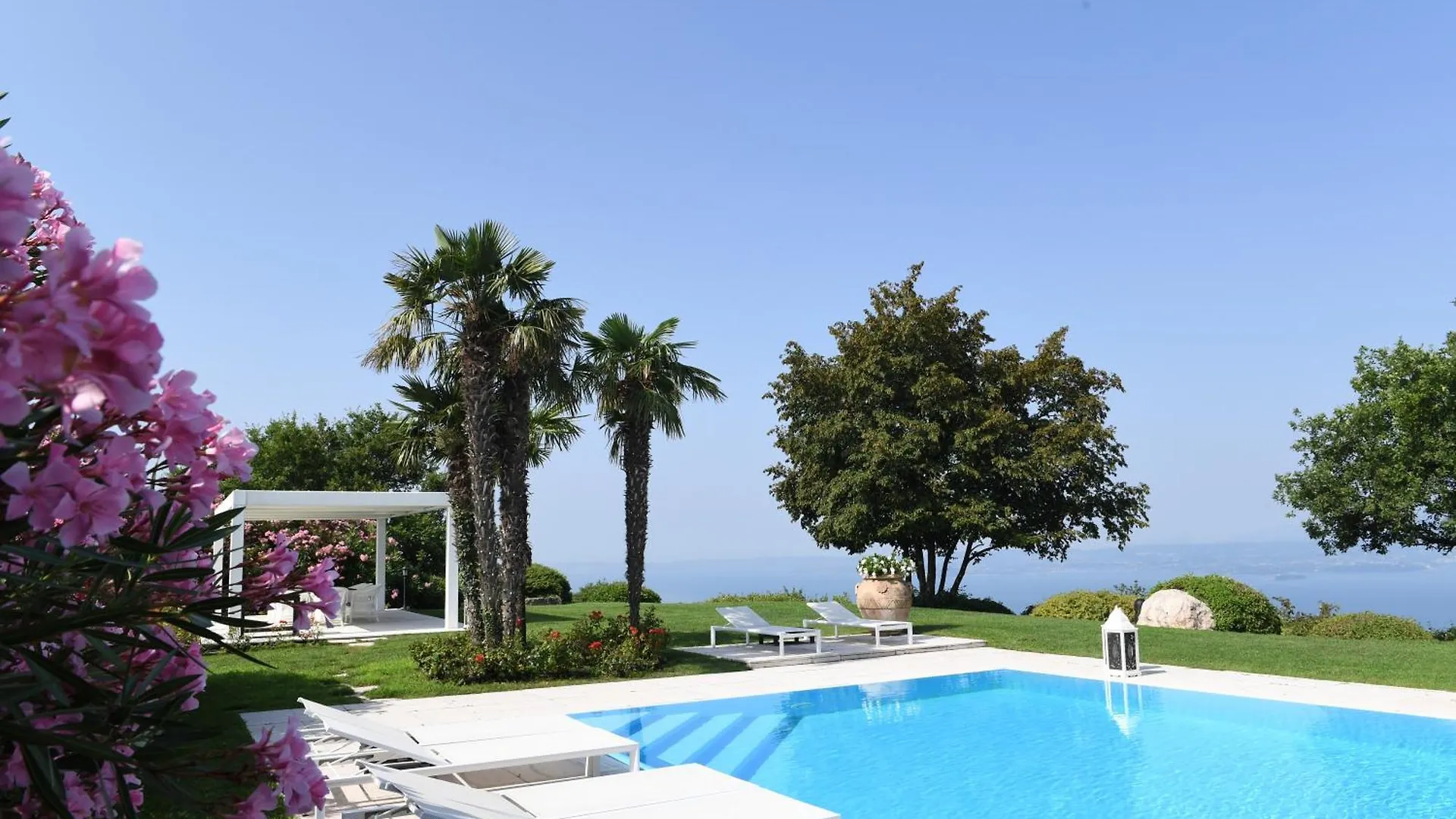 Guest House In Villa Gabrielle Torri Del Benaco