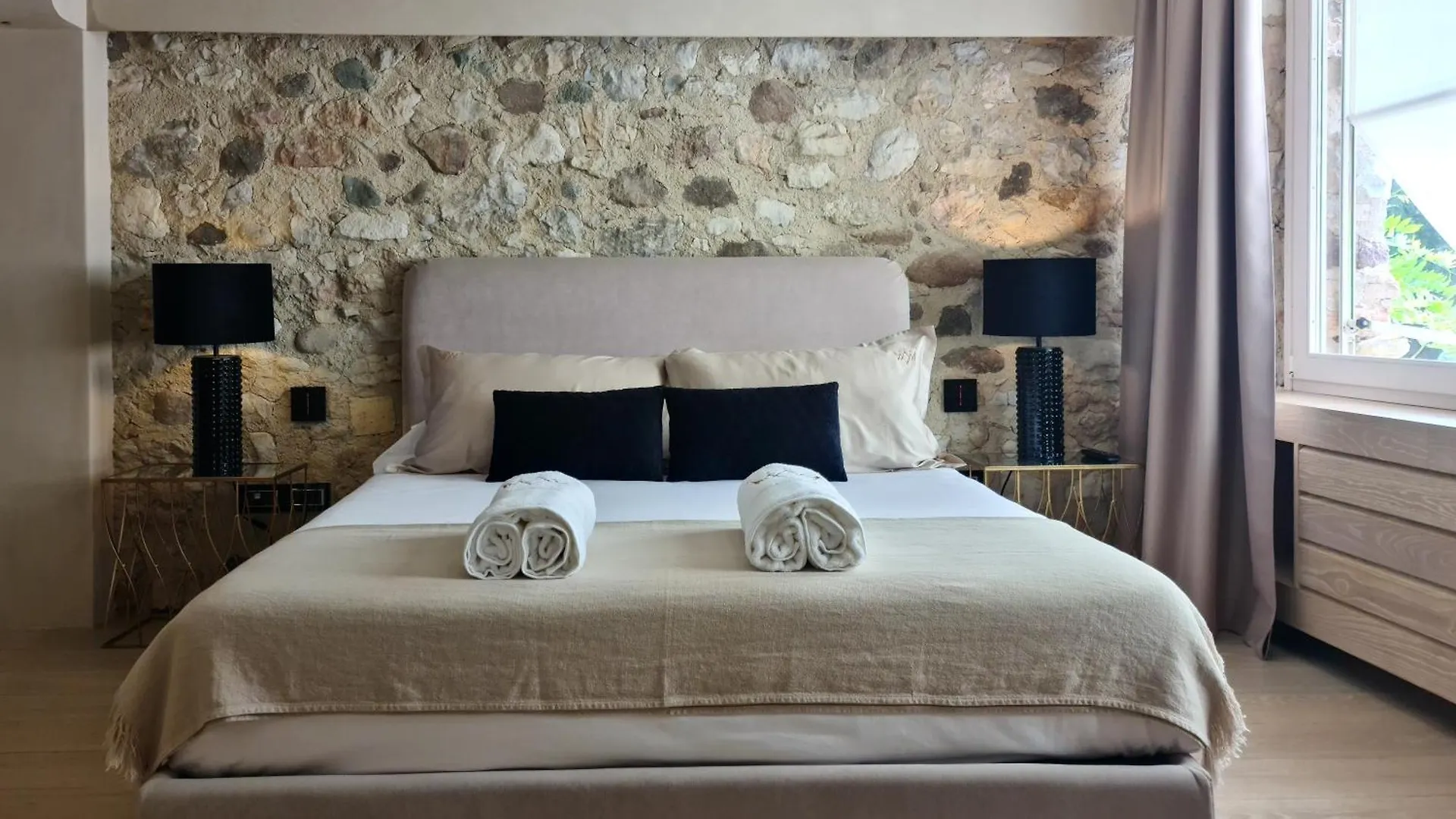 Guest House In Villa Gabrielle Torri Del Benaco Italy